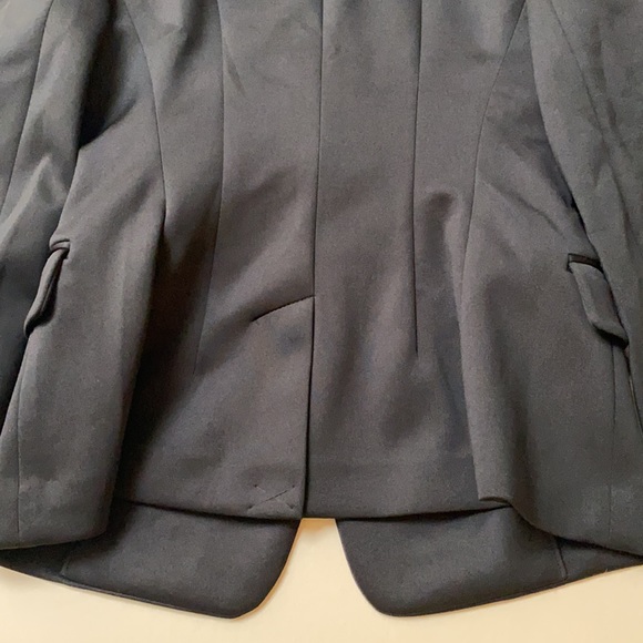 NWT DKNY One Button Blazer [7] - Picture 12 of 14